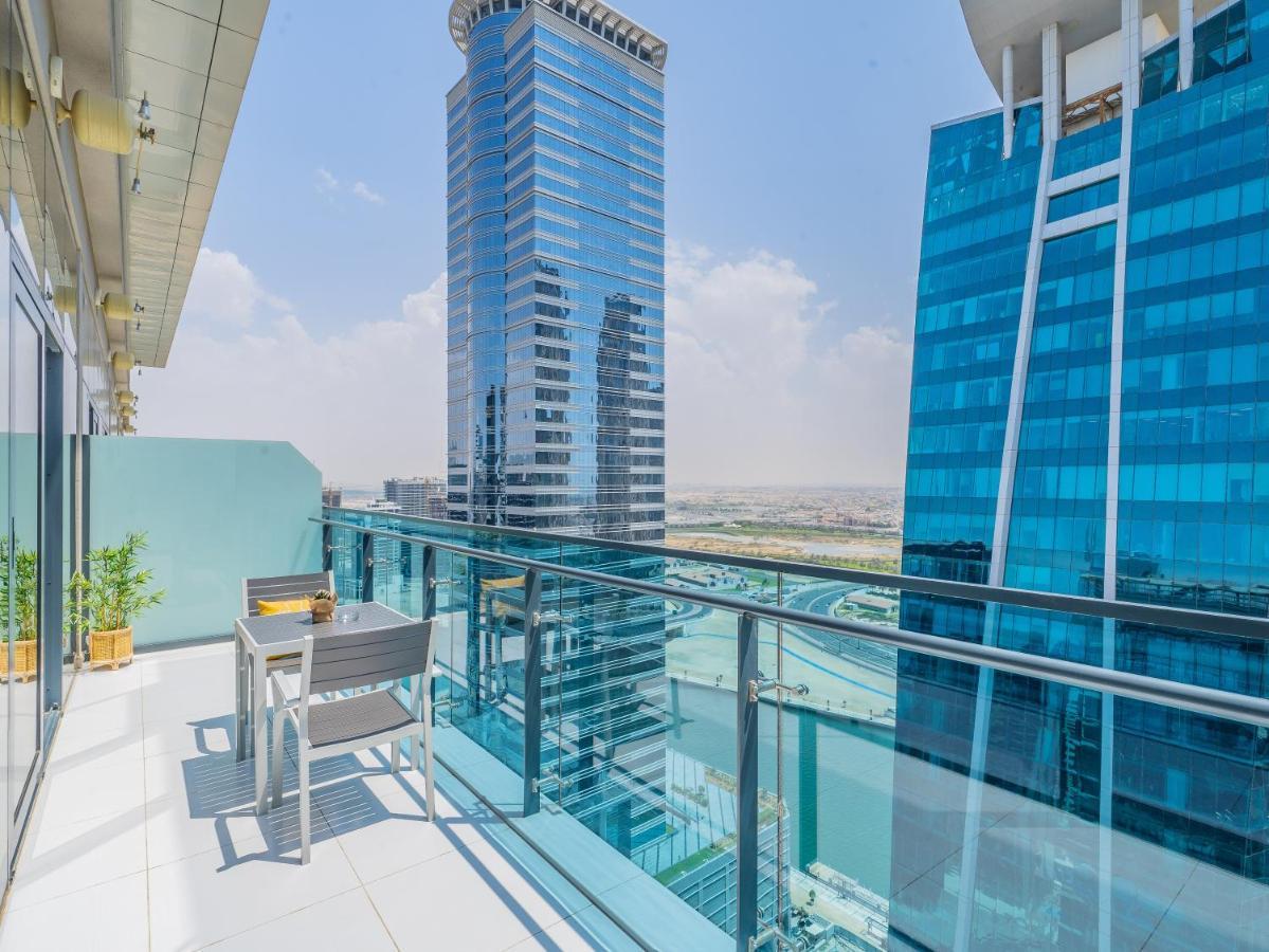 Apartment Monty Holiday - Elegant Penthouse With Skyline Views Terrace Dubai